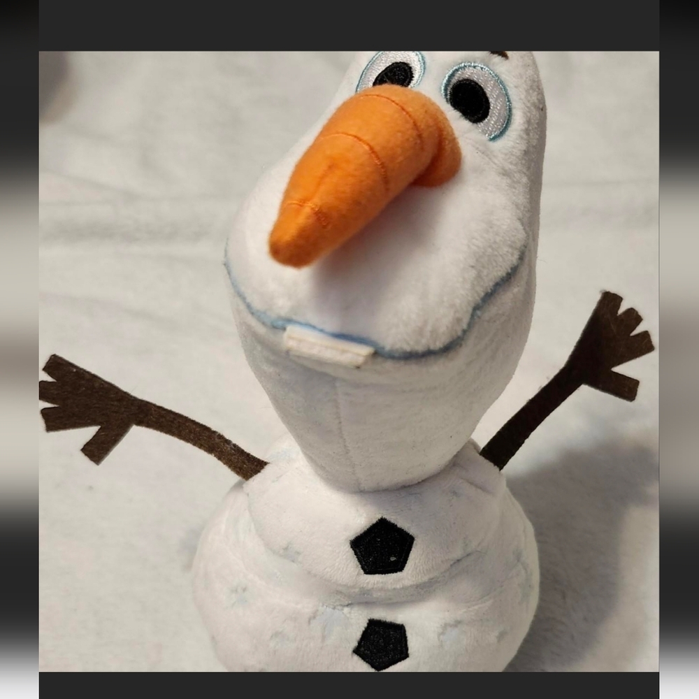 Disney Just Play Frozen 10" Olaf Plush with Glitter Snowflake Details